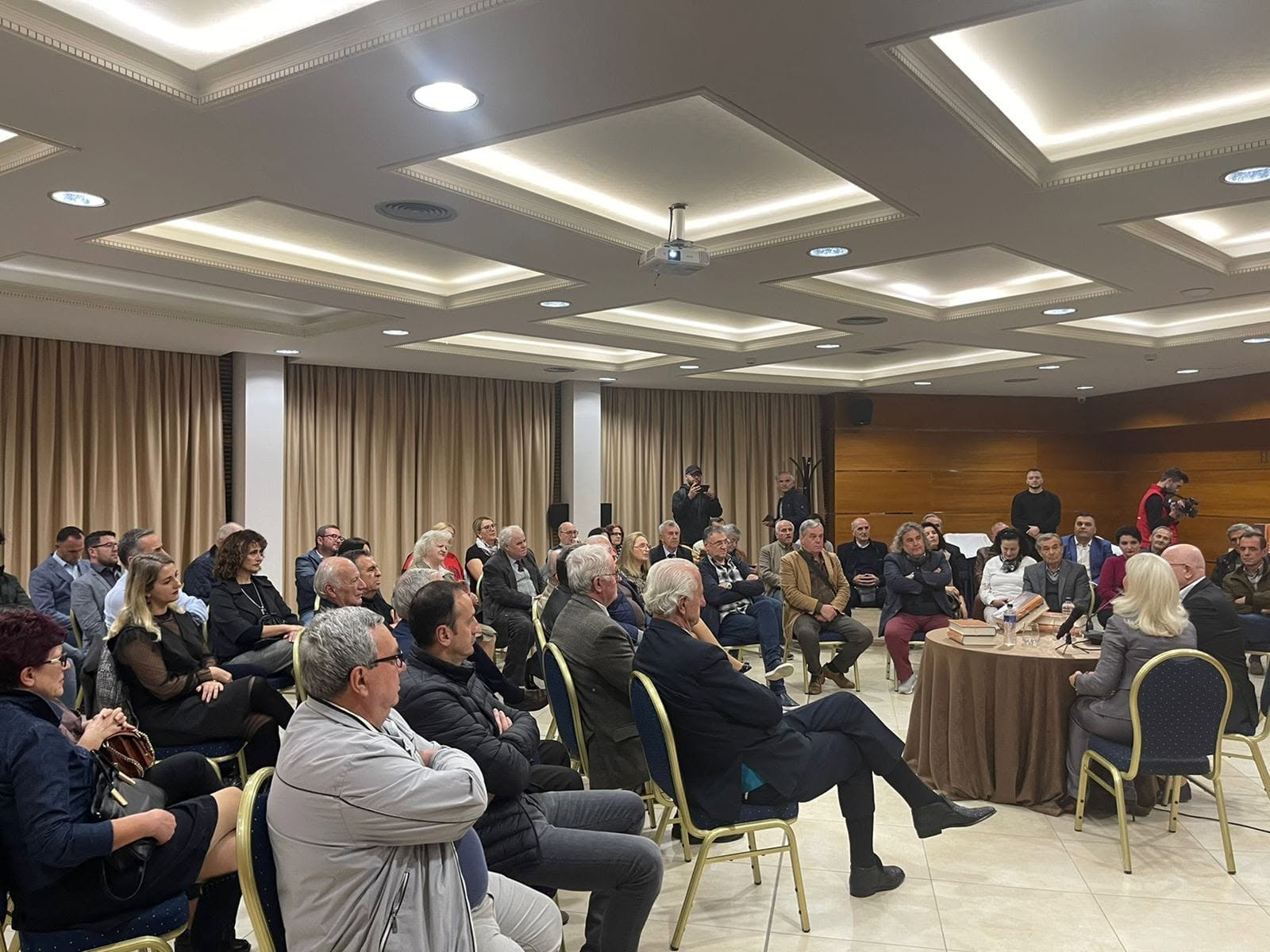 Promovim libri: Antropologjia e Artit — Prof. Dr. Përparim Kabo