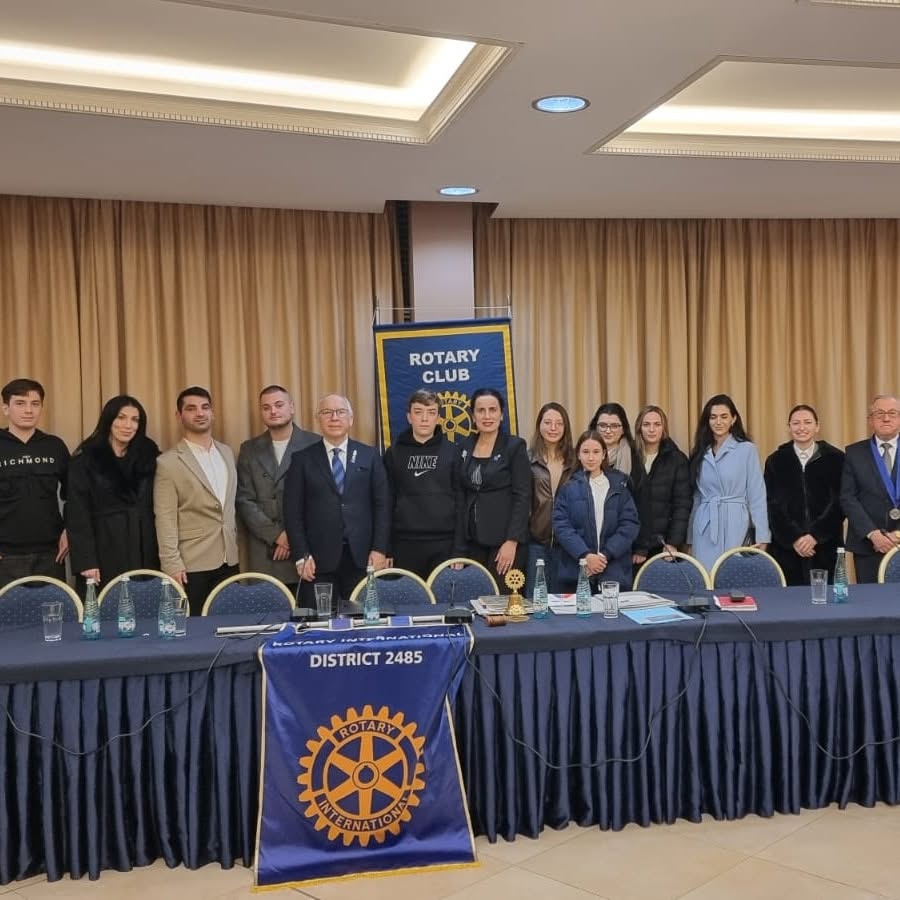 Mbledhja e Rotary Club Shkodër me klube të Rumanisë — shkëmbim flamujsh, dhjetor 2025