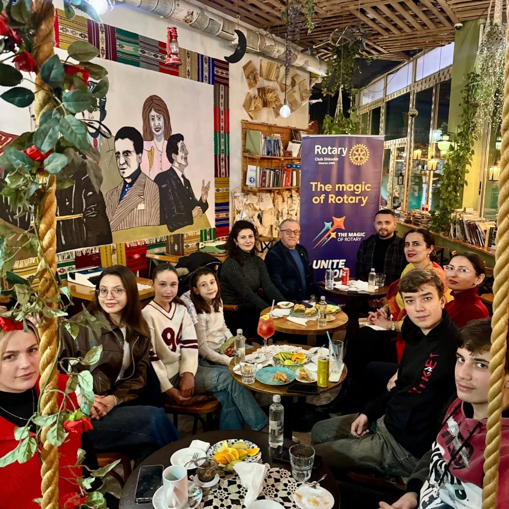 Energji pozitive — takim me Rotaract dhe Interact në EKO Club