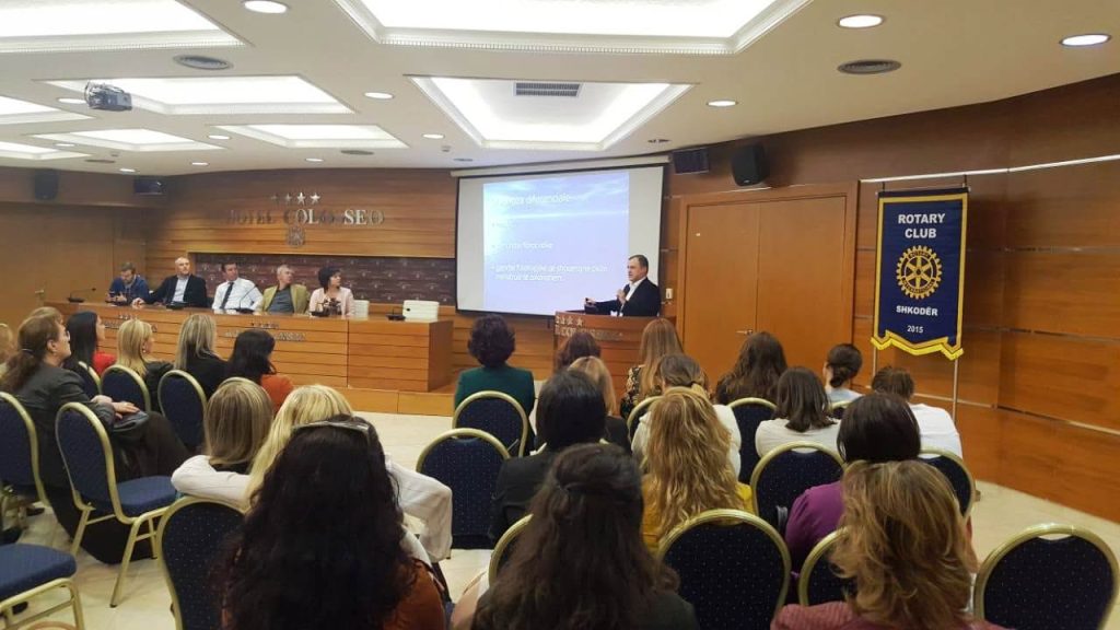 Sesion informimi kundër kancerit të gjirit — mësuese DAR